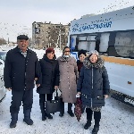 В рамках регионального проекта "Старшее поколение" национального проекта "Демография" ГАУ СО КЦСОН Александрово-Гайского района осуществляет доставку граждан 65+ на плановую диспансеризацию в районную больницу.  