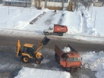 9 декабря на улицах райцентра проводилась работа по вывозке снега и расширению проезжей части дорог. Было задействовано 5 единицы техники.