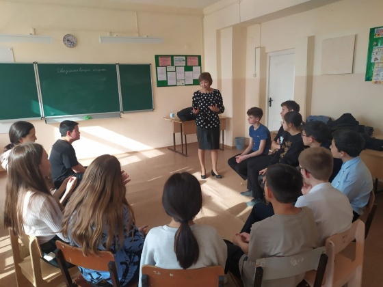 Психолог отделения психолого – педагогической помощи семье и детям комплексного центра социального обслуживания населения Александрово – Гайского района Искаранова Айша Бисеневна провела тренинг среди подростков в МБОУ СОШ №2 « Буллинг в школе» . Психолог отделения психолого – педагогической помощи семье и детям комплексного центра социального обслуживания населения Александрово – Гайского района Искаранова Айша Бисеневна провела тренинг среди подростков в МБОУ СОШ №2 « Буллинг в школе» .