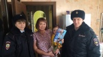 В г.Новоузенске прошли ежегодные акции «8 марта- в каждый дом» и «Цветы для автоледи».