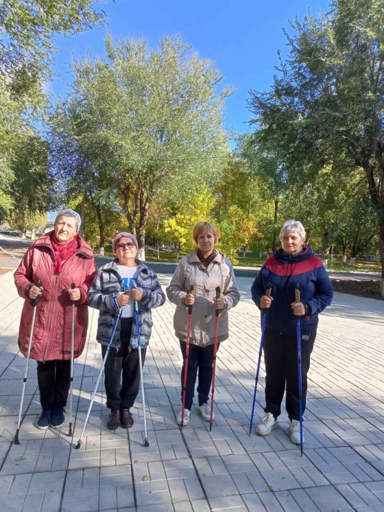 В ГАУ СО КЦСОН Александрово-Гайского района в рамках работы Университета третьего возраста состоялось занятие на факультете "Школа активного долголетия" по скандинавской ходьбе с палками. В ГАУ СО КЦСОН Александрово-Гайского района в рамках работы Университета третьего возраста состоялось занятие на факультете "Школа активного долголетия" по скандинавской ходьбе с палками.